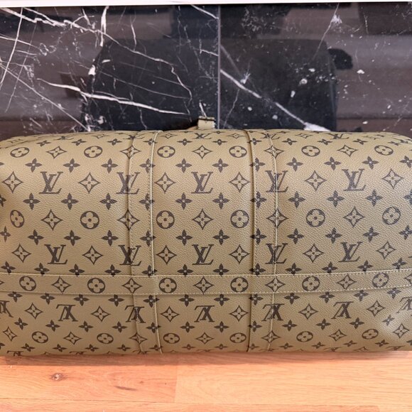 New Louis Vuitton Keepall Bandouliere 55 Khaki Green/Vermillion Red M23963 - Picture 11 of 16